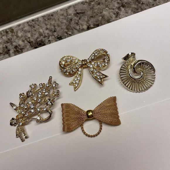 Lot Of 4 Brooch Pins Vintage - Modern Gold Tone / 1 Signed Gerry’s - Picture 12 of 12